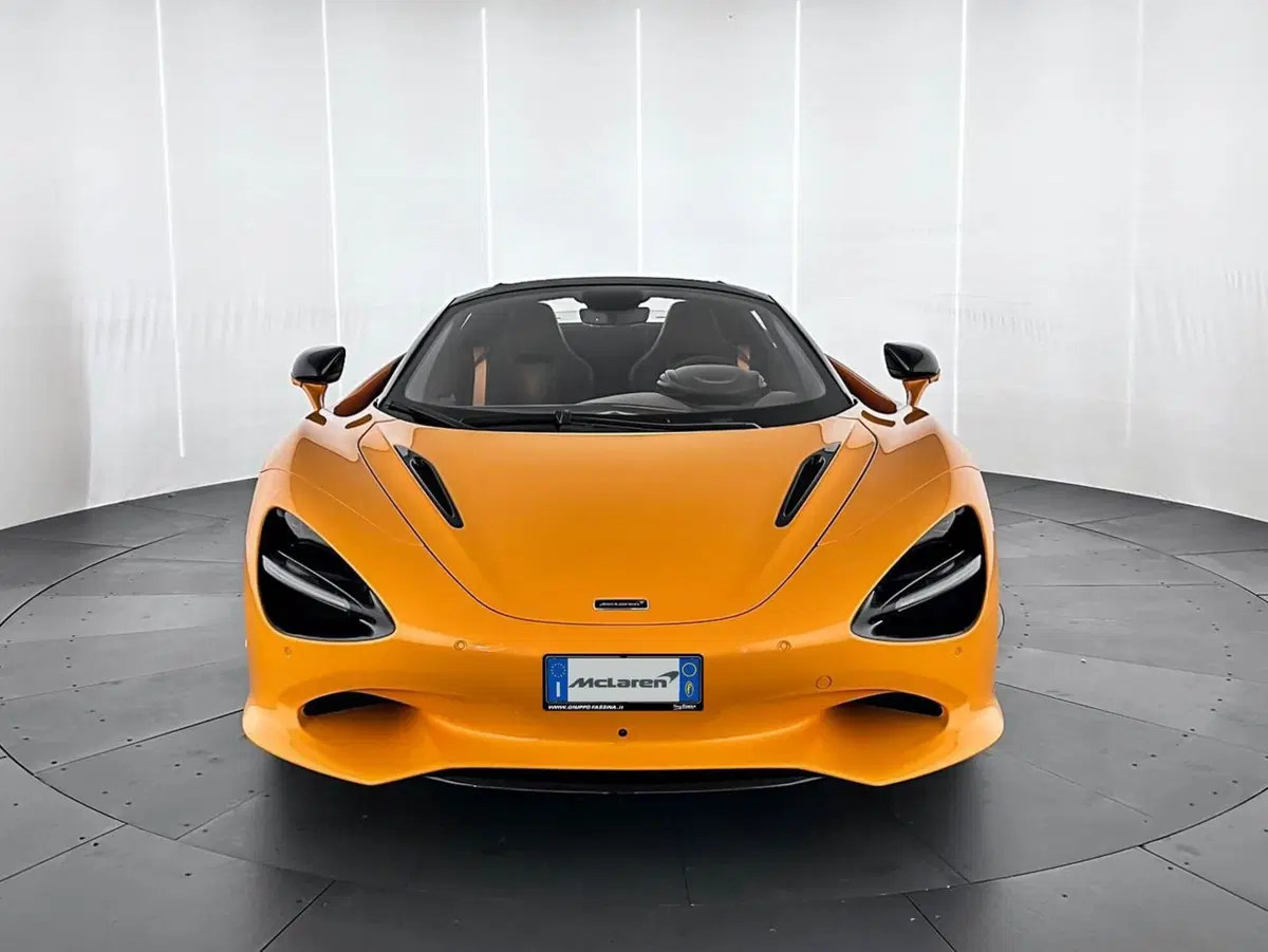 McLaren 750S Cabrio nuova a Milano (2)
