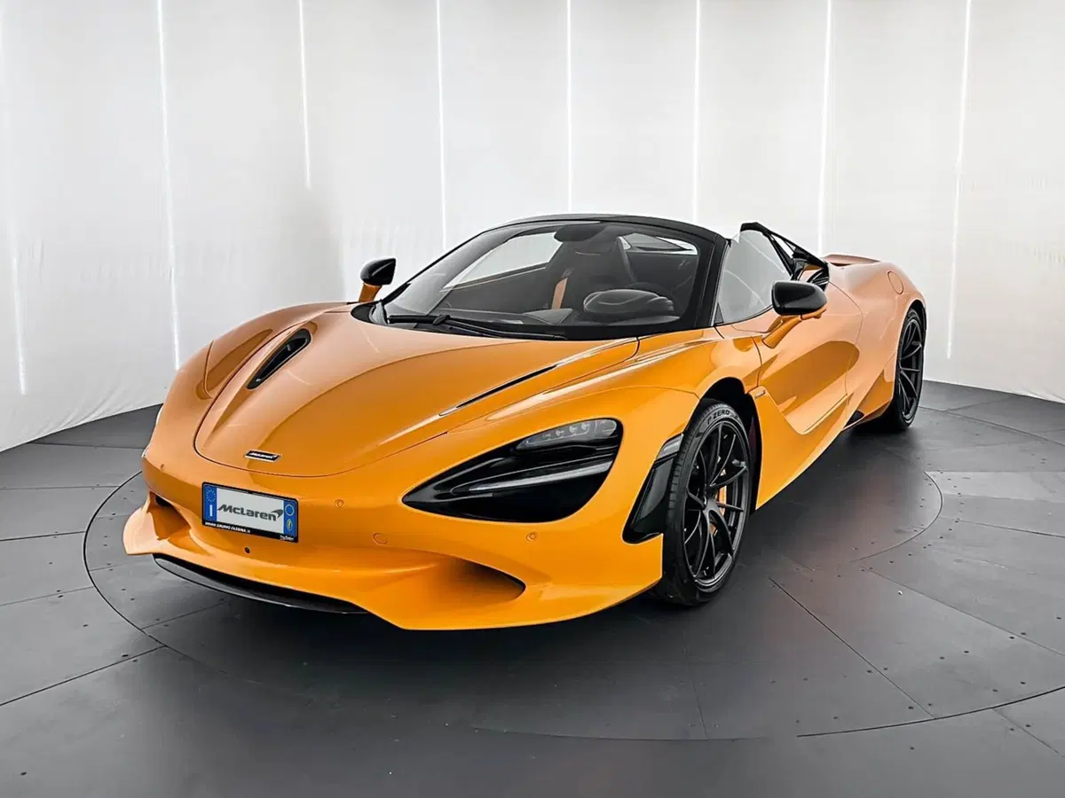 McLaren 750S Cabrio nuova a Milano (4)
