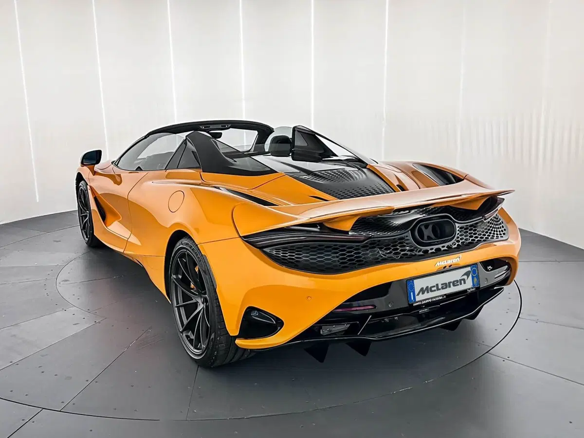 McLaren 750S Cabrio nuova a Milano (6)