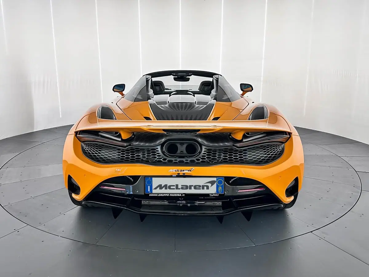 McLaren 750S Cabrio nuova a Milano (7)