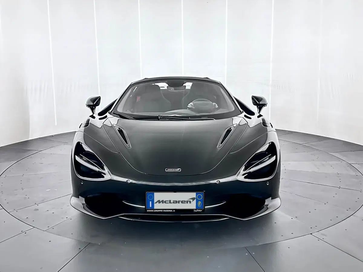 McLaren 750S Cabrio nuova a Milano (2)