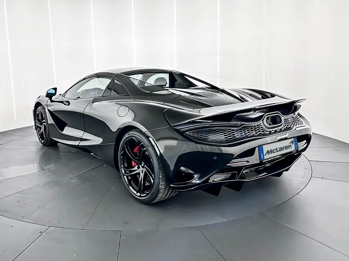 McLaren 750S Cabrio nuova a Milano (5)