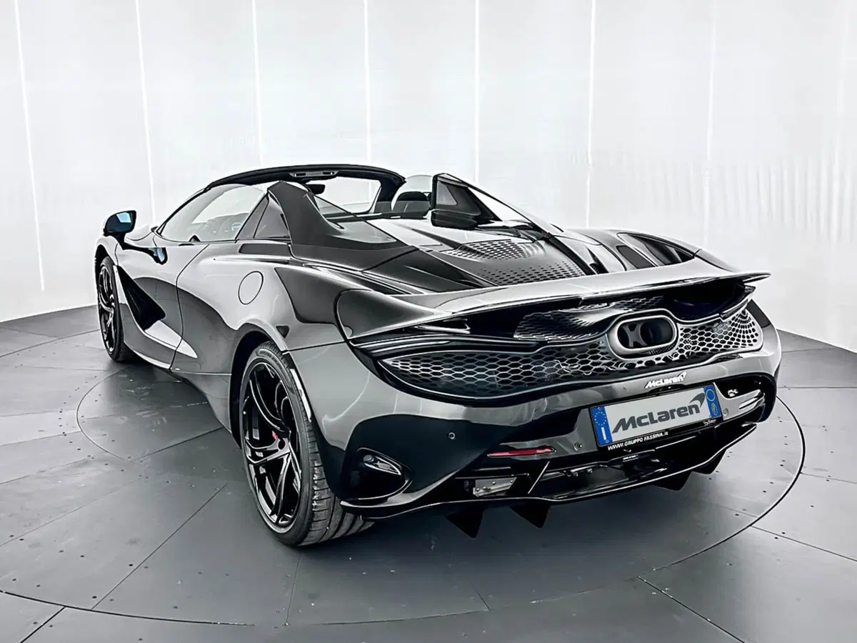 McLaren 750S Cabrio nuova a Milano (6)
