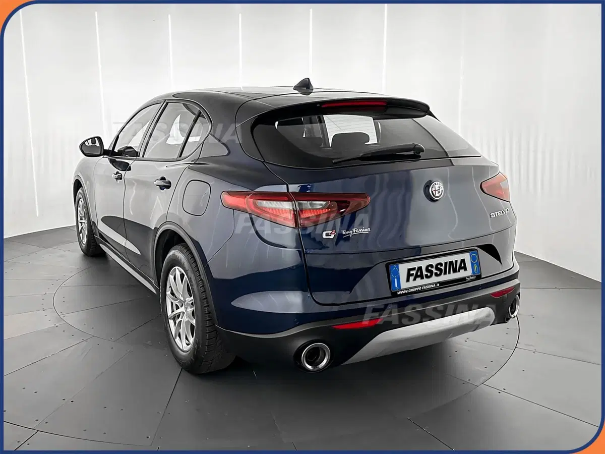 Alfa Romeo Stelvio usata a Milano (4)