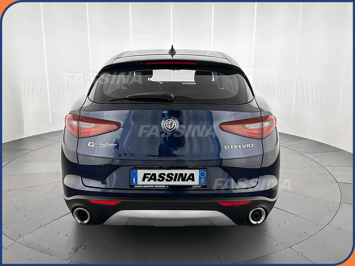 Alfa Romeo Stelvio usata a Milano (5)