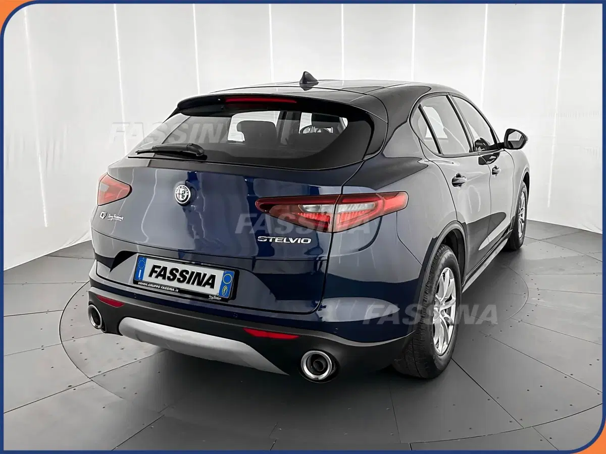 Alfa Romeo Stelvio usata a Milano (6)