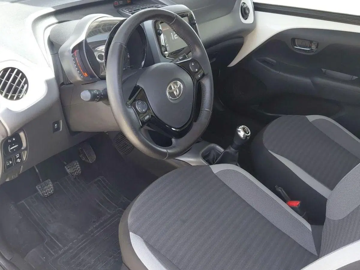 Toyota Aygo usata a Cagliari (7)