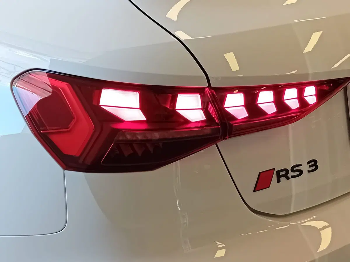 Audi RS 3 Sportback usata a Bari (13)