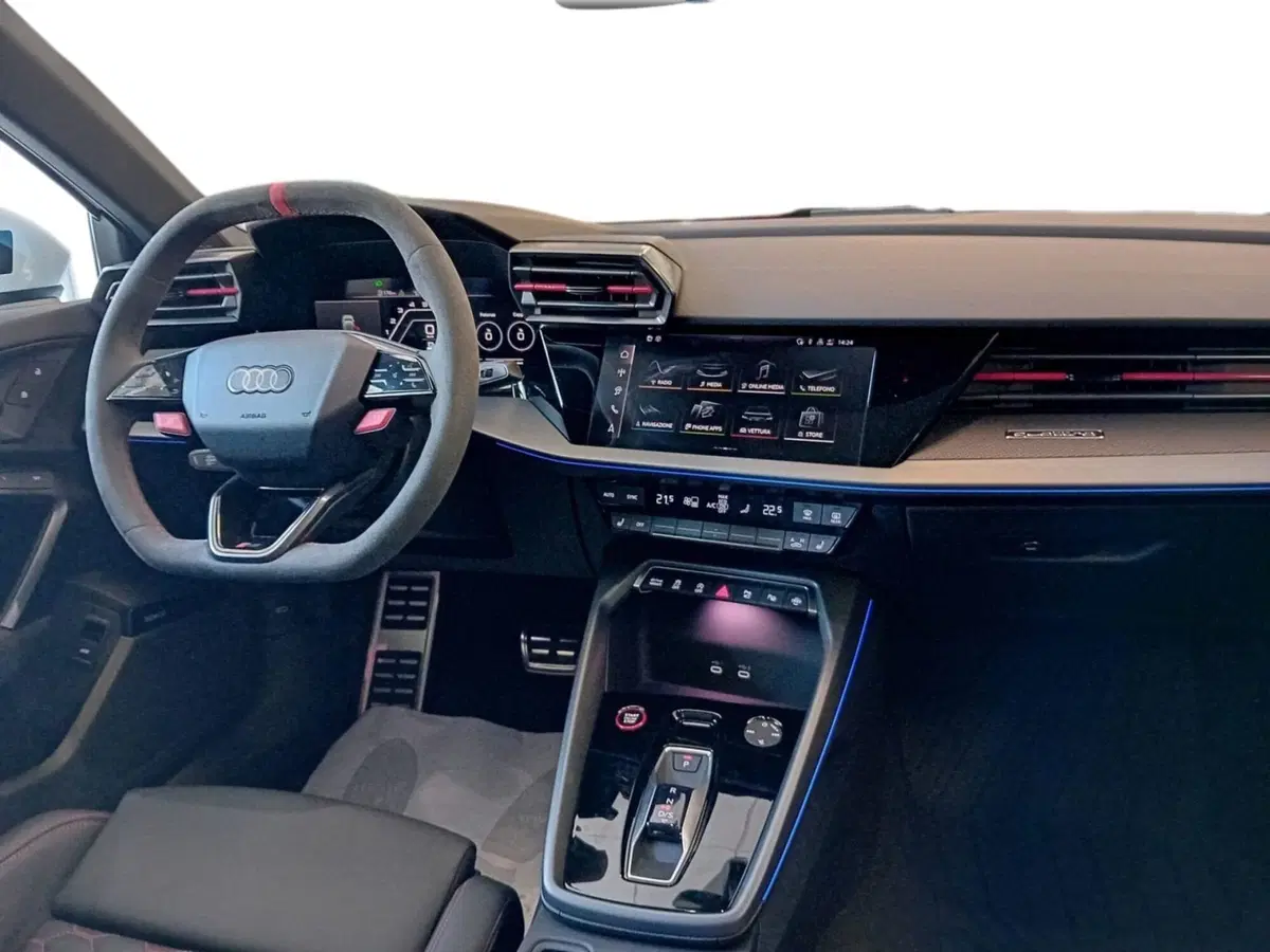 Audi RS 3 Sportback usata a Bari (4)