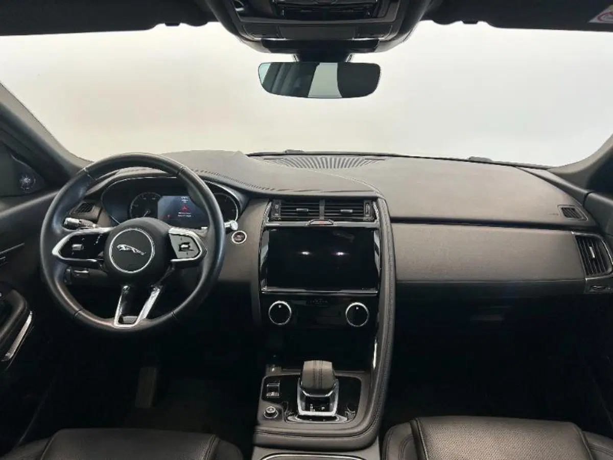 Jaguar E-Pace usata a Venezia (14)