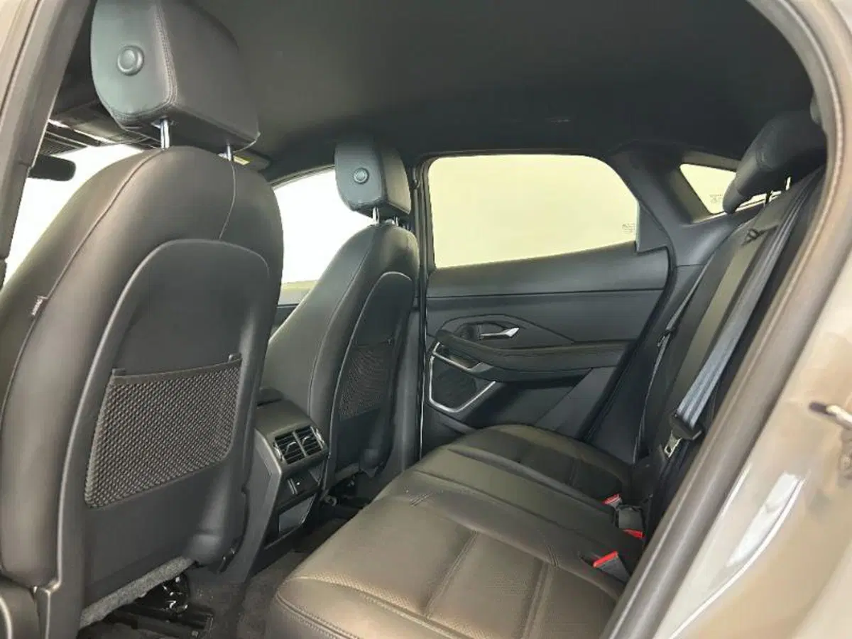 Jaguar E-Pace usata a Venezia (17)
