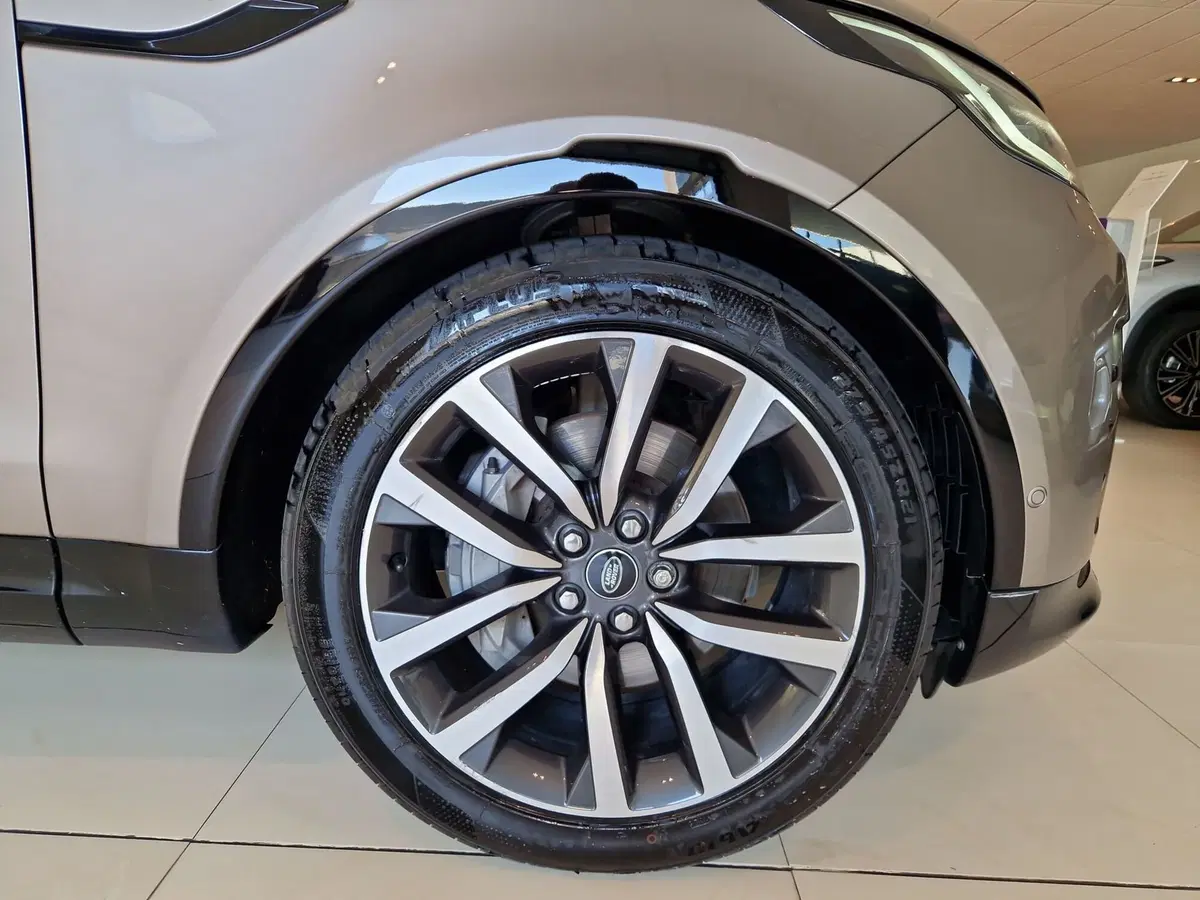 Land Rover Discovery usata a Modena (18)
