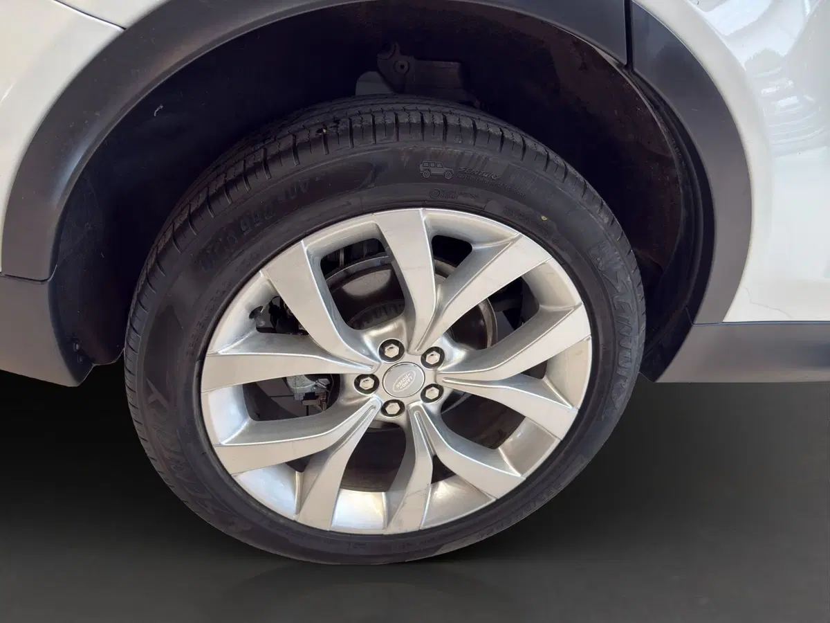 Land Rover Discovery Sport usata a Latina (9)