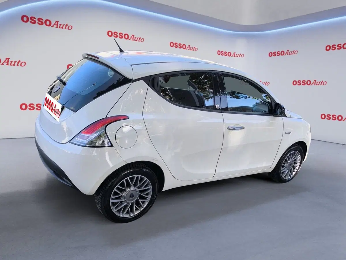 Lancia Ypsilon usata a Udine (3)