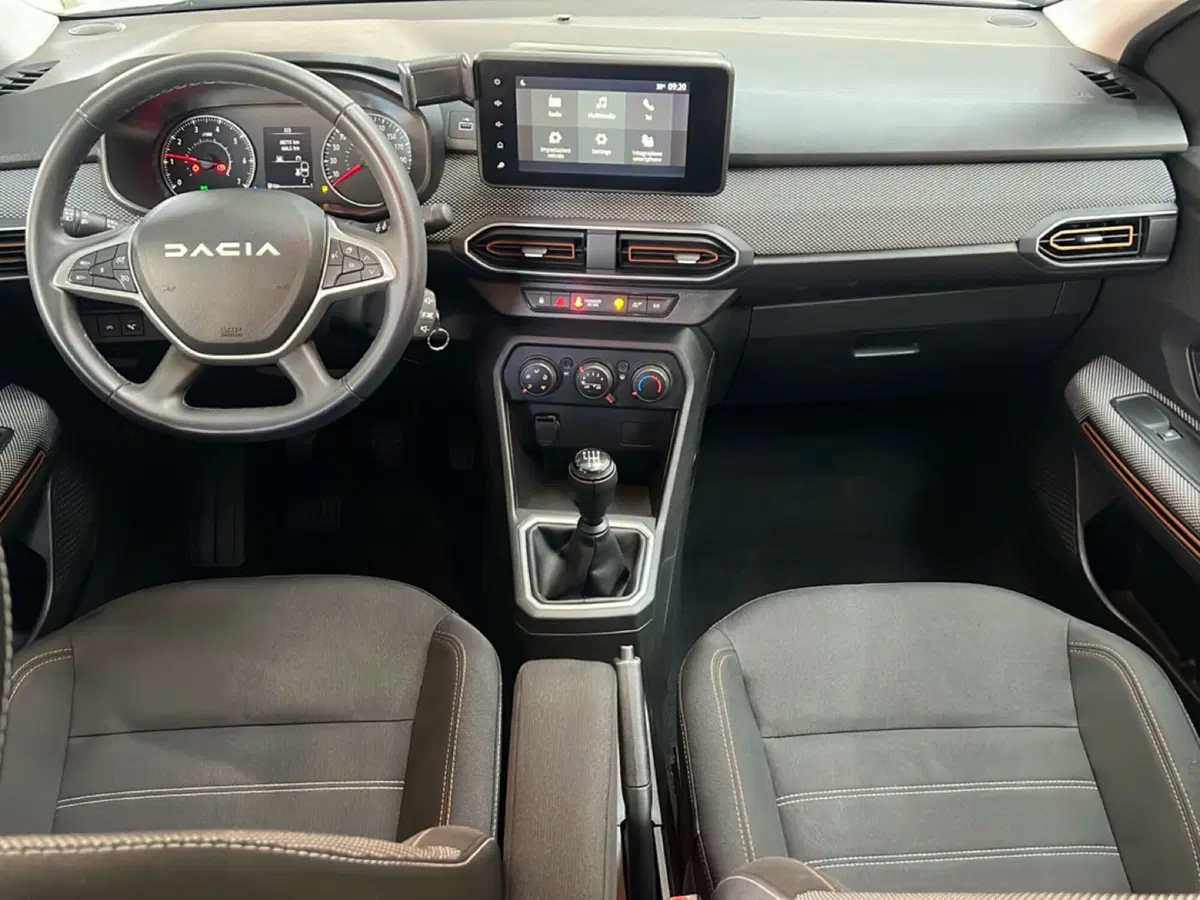 Dacia Sandero usata a Roma (11)