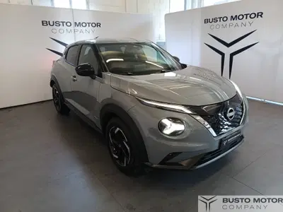 Nissan Juke 1.6 hev N-Connecta del 2023 usata a Olgiate Olona