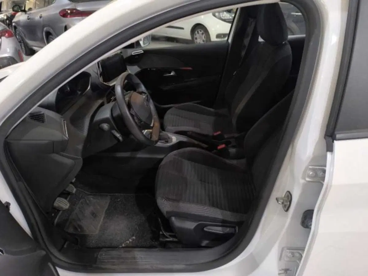 Peugeot 208 usata a Caltanissetta (12)