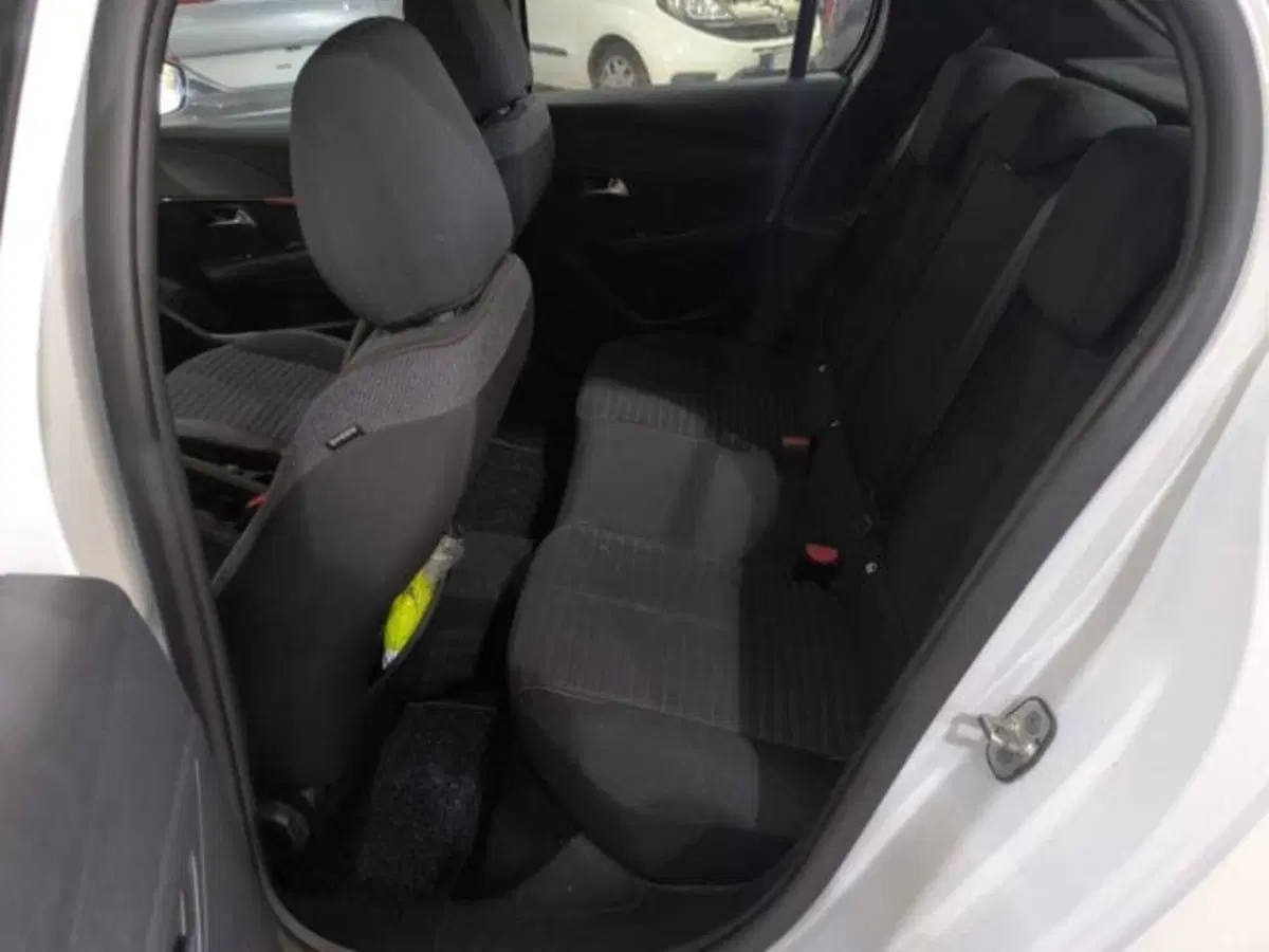 Peugeot 208 usata a Caltanissetta (13)