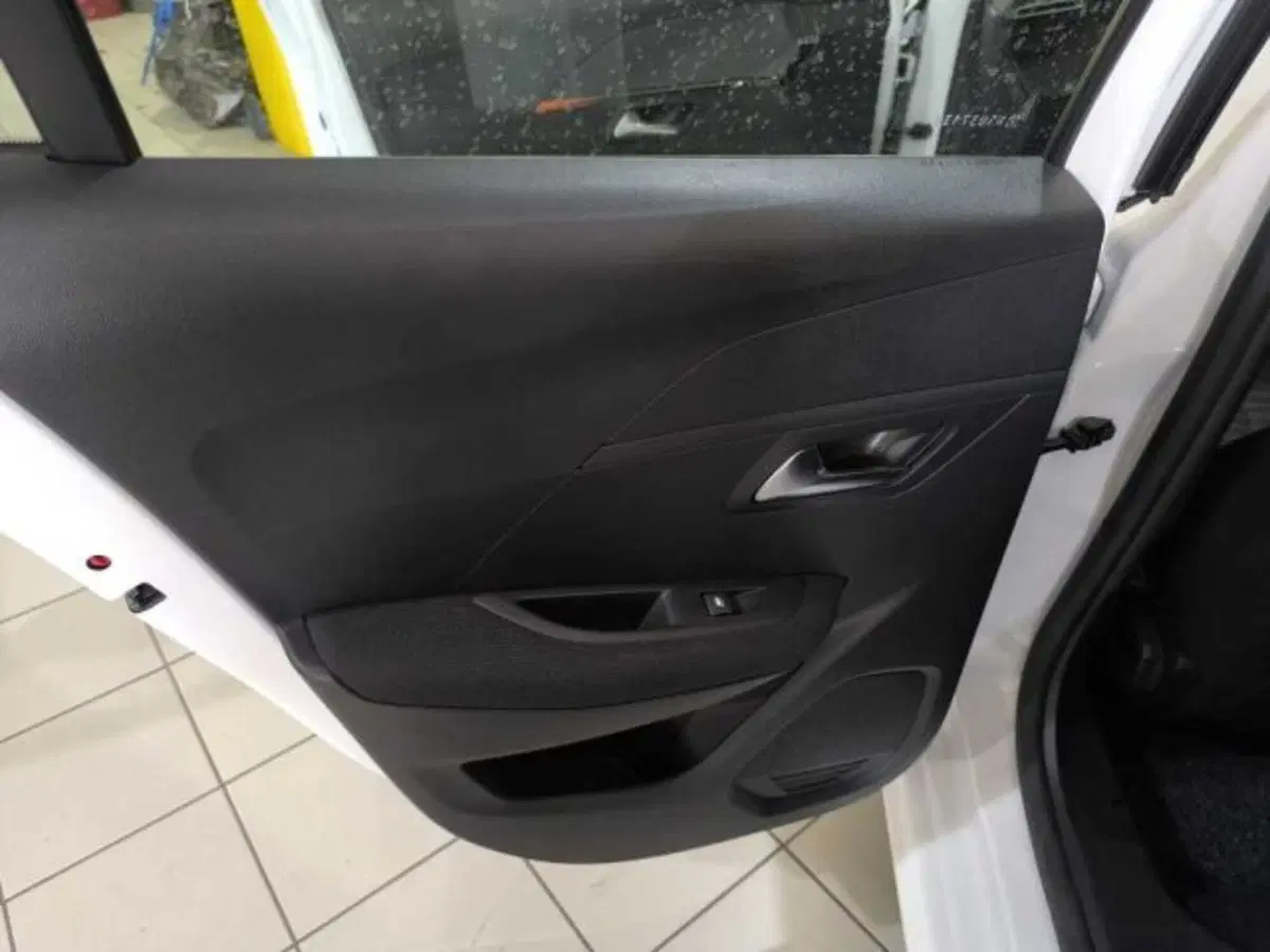 Peugeot 208 usata a Caltanissetta (15)