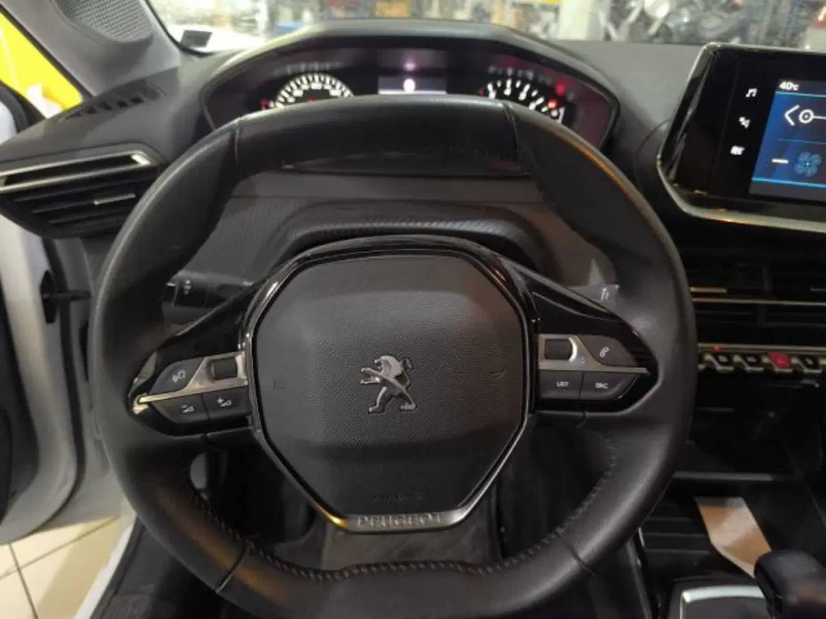 Peugeot 208 usata a Caltanissetta (16)