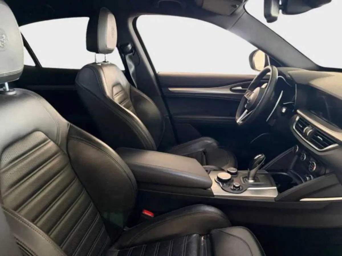 Alfa Romeo Stelvio usata a Caltanissetta (14)