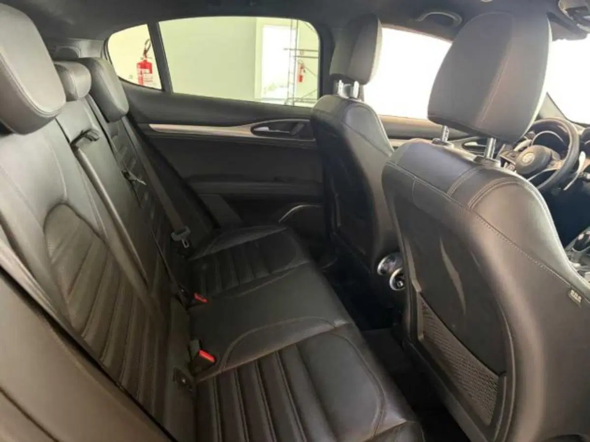 Alfa Romeo Stelvio usata a Caltanissetta (18)