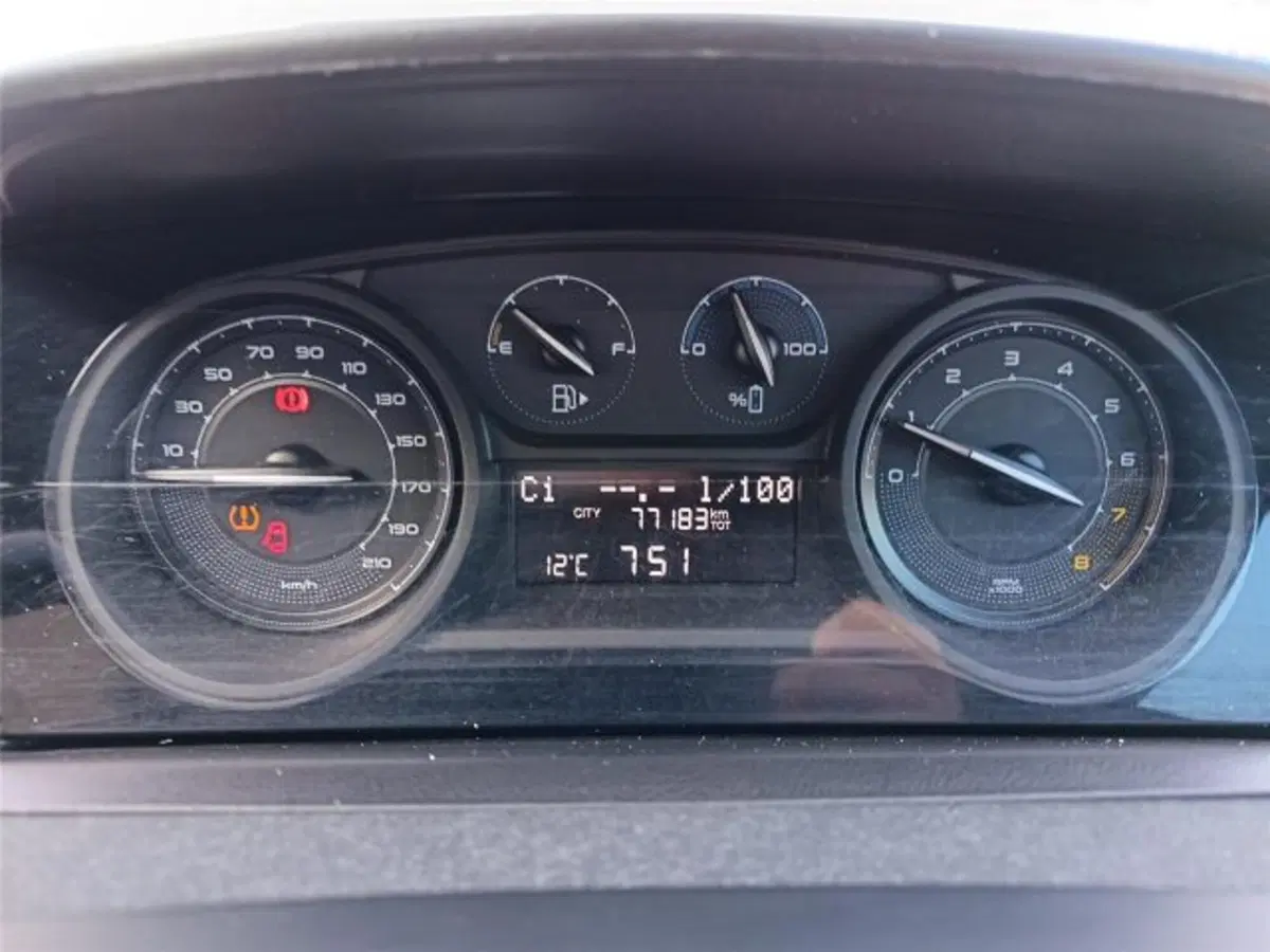 Lancia Ypsilon usata a Bari (16)