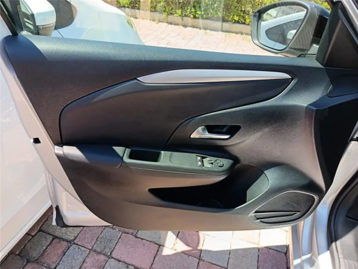 Opel Corsa usata a Bari (7)