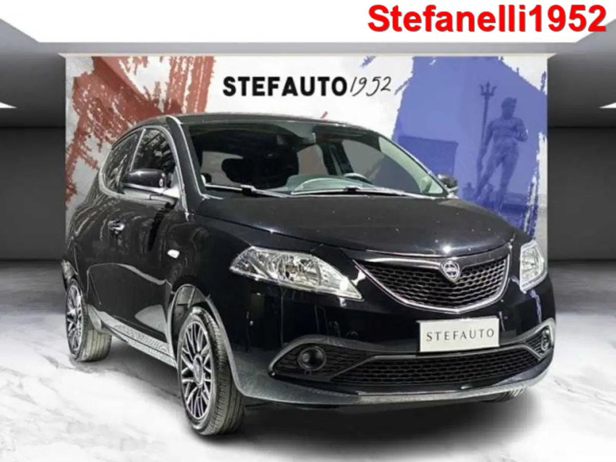 Lancia Ypsilon usata a Bologna
