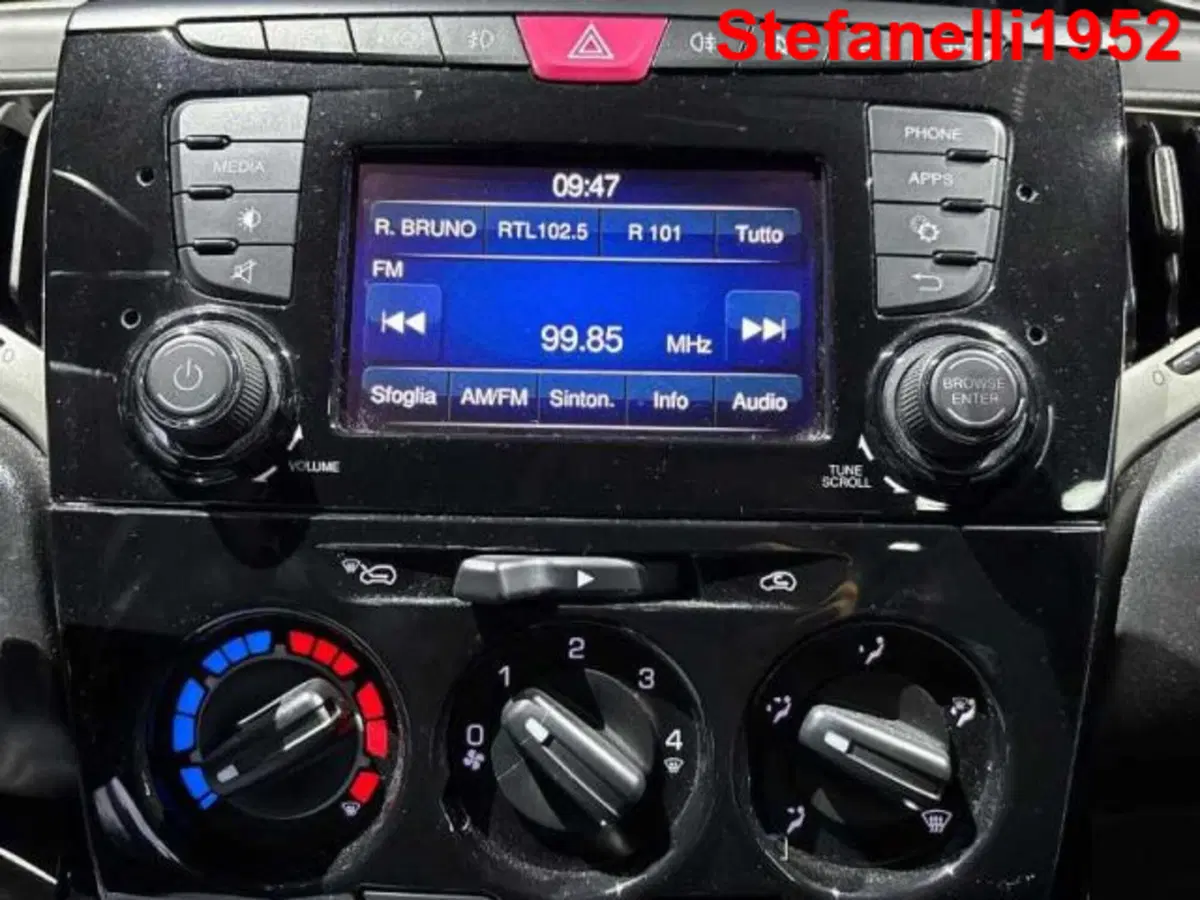 Lancia Ypsilon usata a Bologna (18)