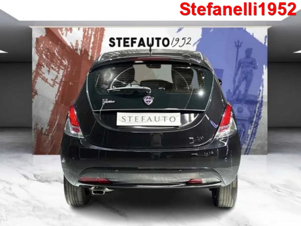 Lancia Ypsilon usata a Bologna (6)