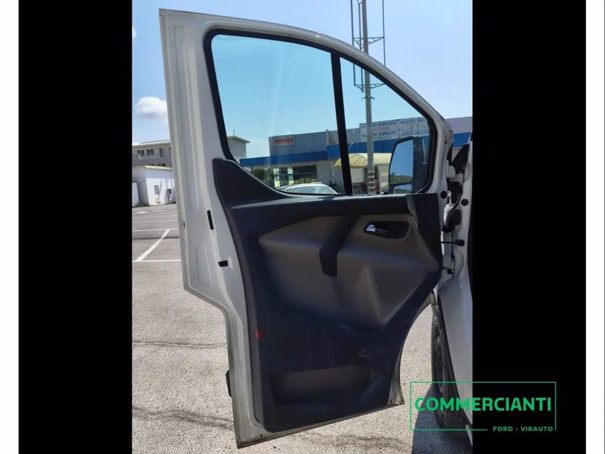 Ford Transit Custom Furgone usata a Catania (12)