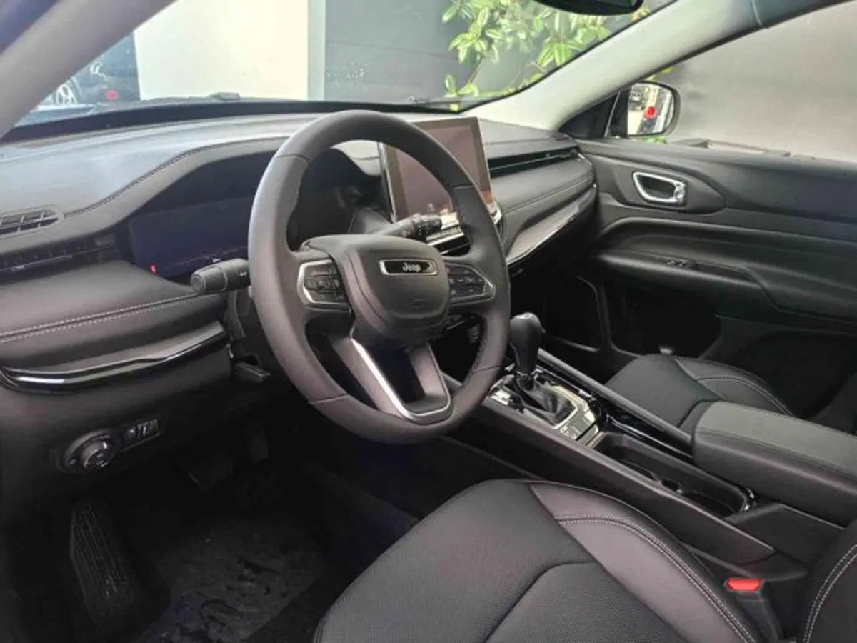 Jeep Compass nuova a Vercelli (11)