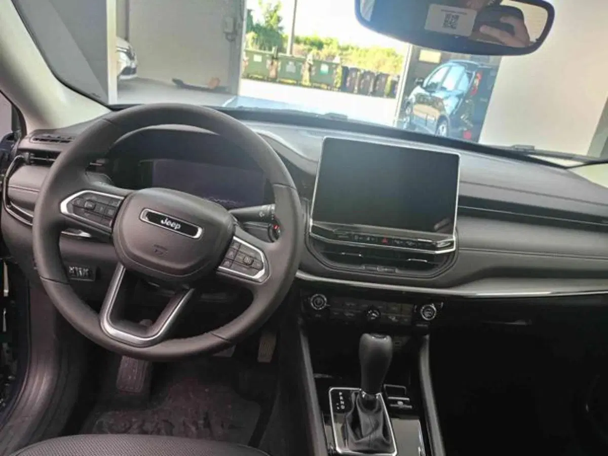 Jeep Compass nuova a Vercelli (12)