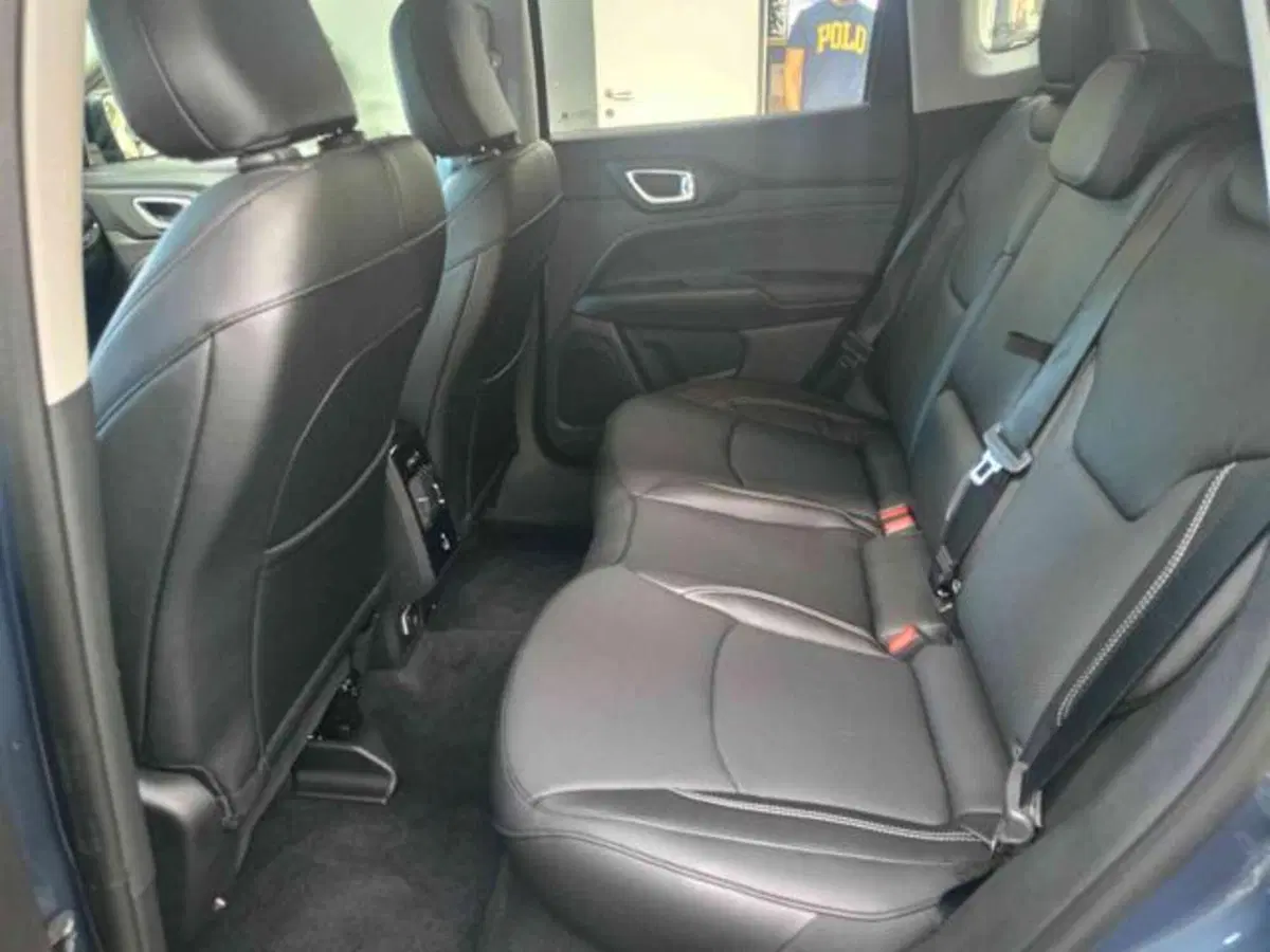Jeep Compass nuova a Vercelli (13)