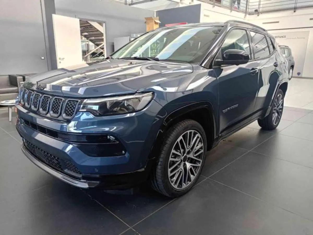 Jeep Compass nuova a Vercelli (3)