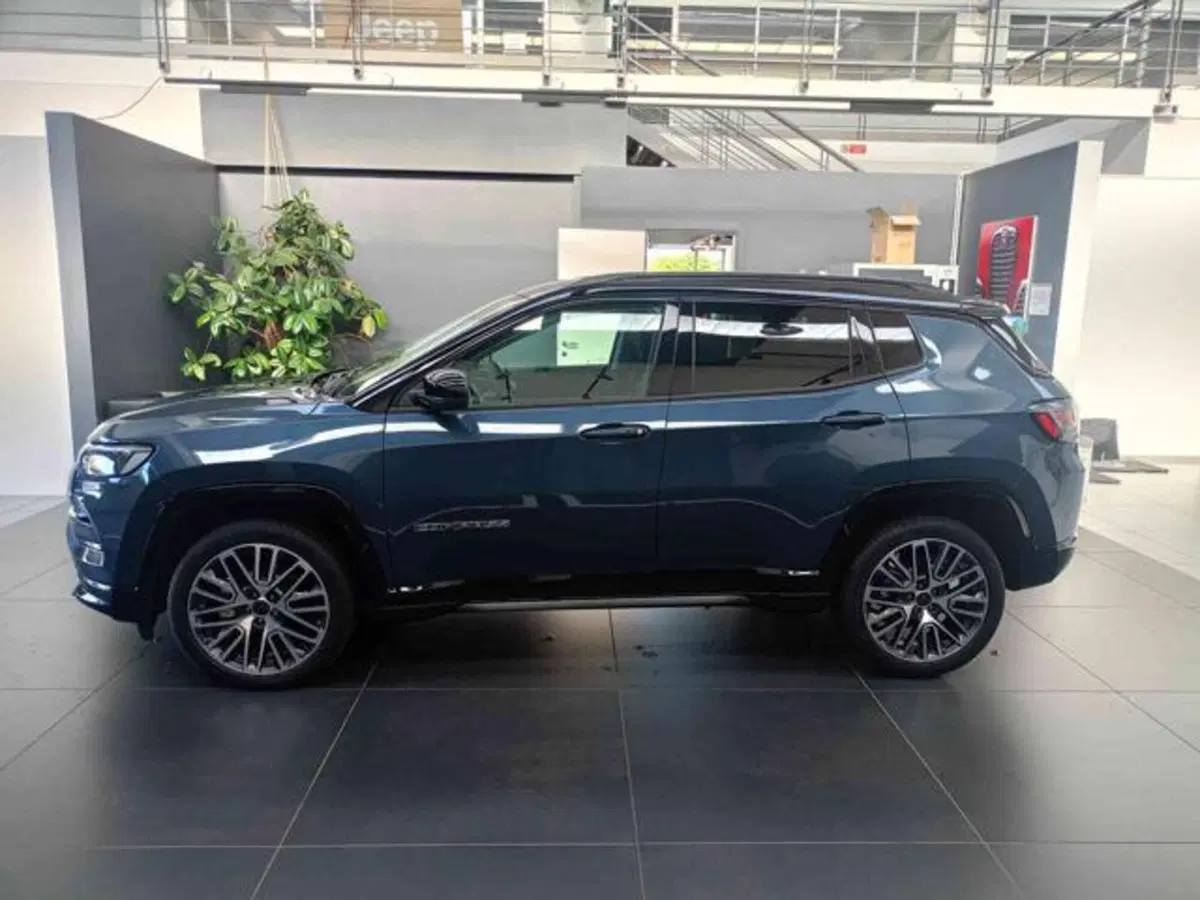 Jeep Compass nuova a Vercelli (4)