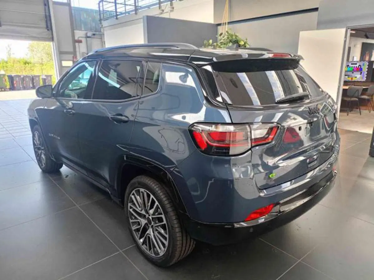 Jeep Compass nuova a Vercelli (5)