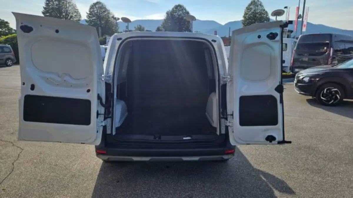 Nissan Townstar usata a Lucca (7)