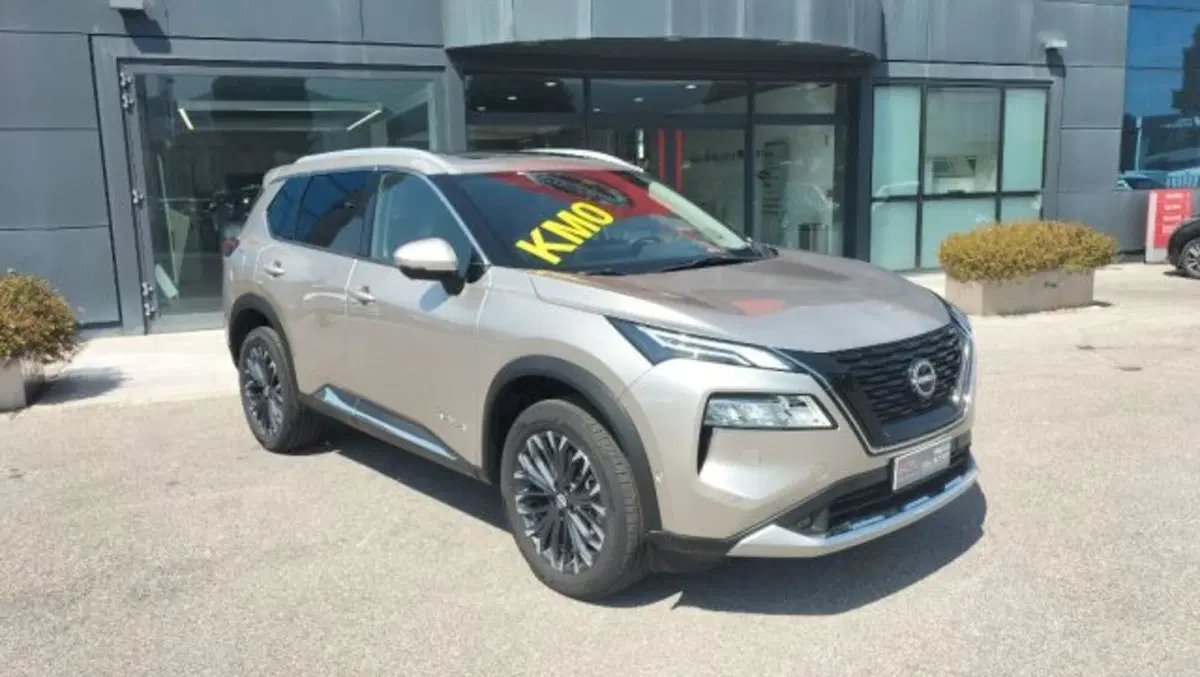 Nissan X-Trail nuova a Lucca (2)