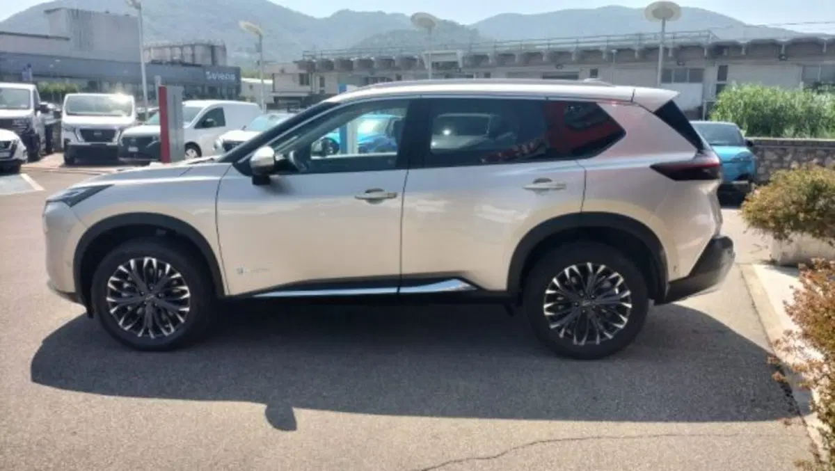 Nissan X-Trail nuova a Lucca (8)