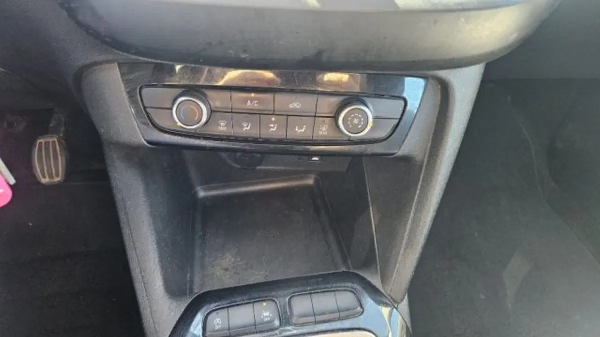 Opel Corsa usata a Lucca (12)