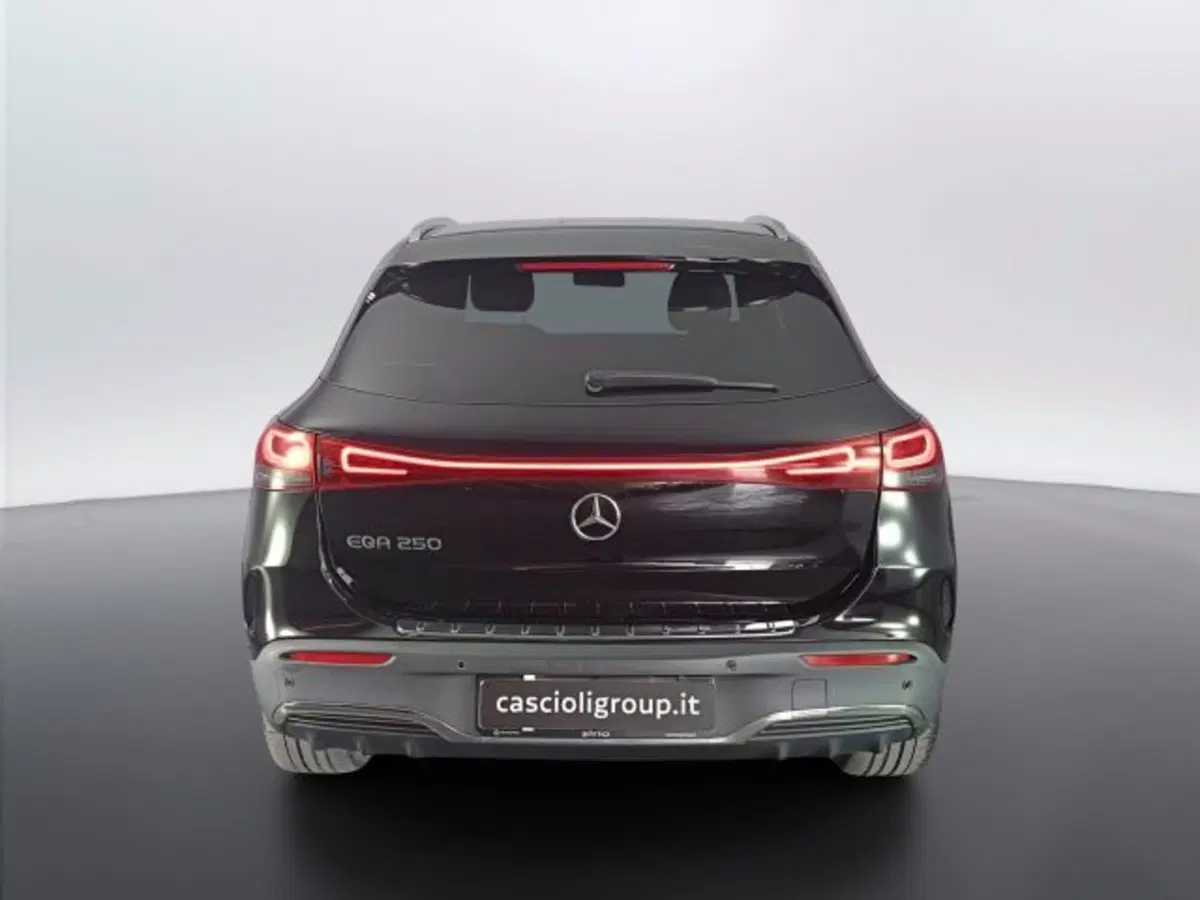 Mercedes-Benz EQA usata a Teramo (5)