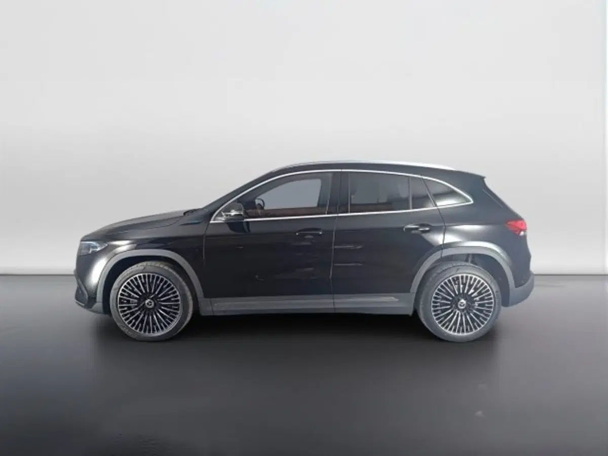 Mercedes-Benz EQA usata a Teramo (6)