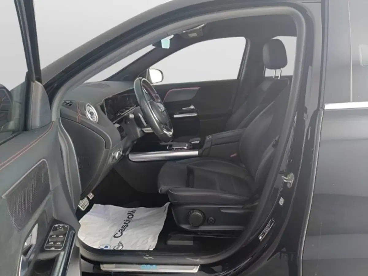 Mercedes-Benz EQA usata a Teramo (9)