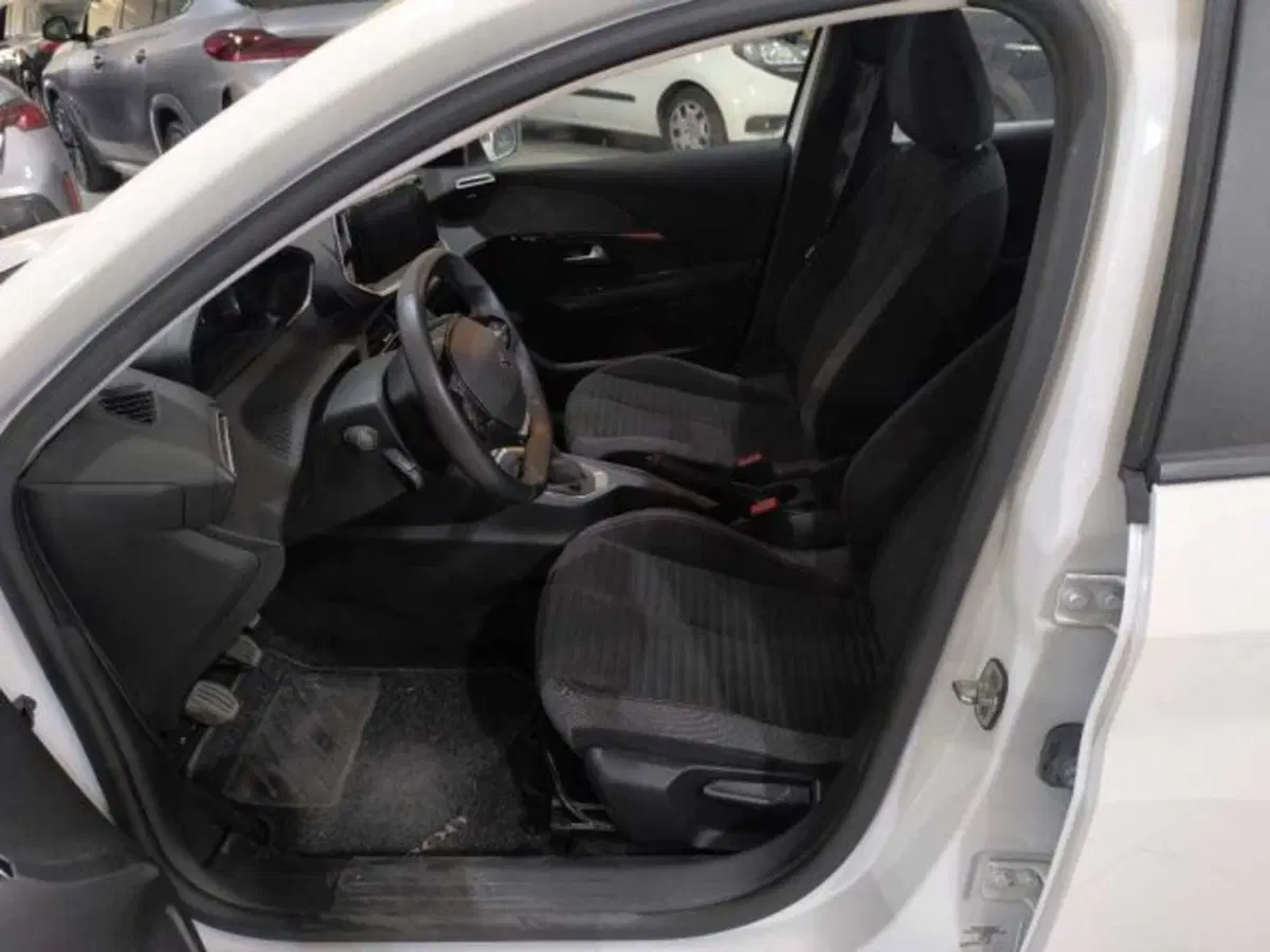 Peugeot 208 usata a Caltanissetta (12)