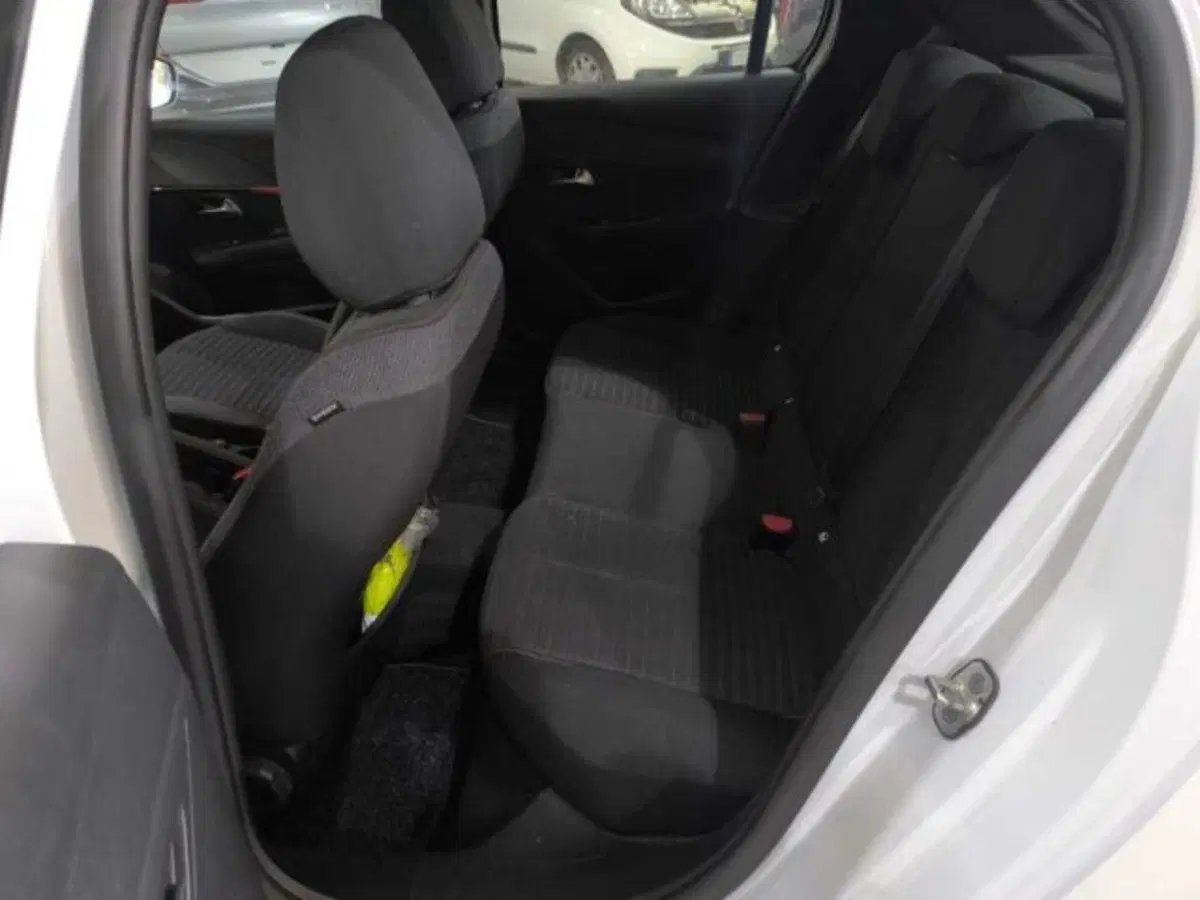 Peugeot 208 usata a Caltanissetta (13)
