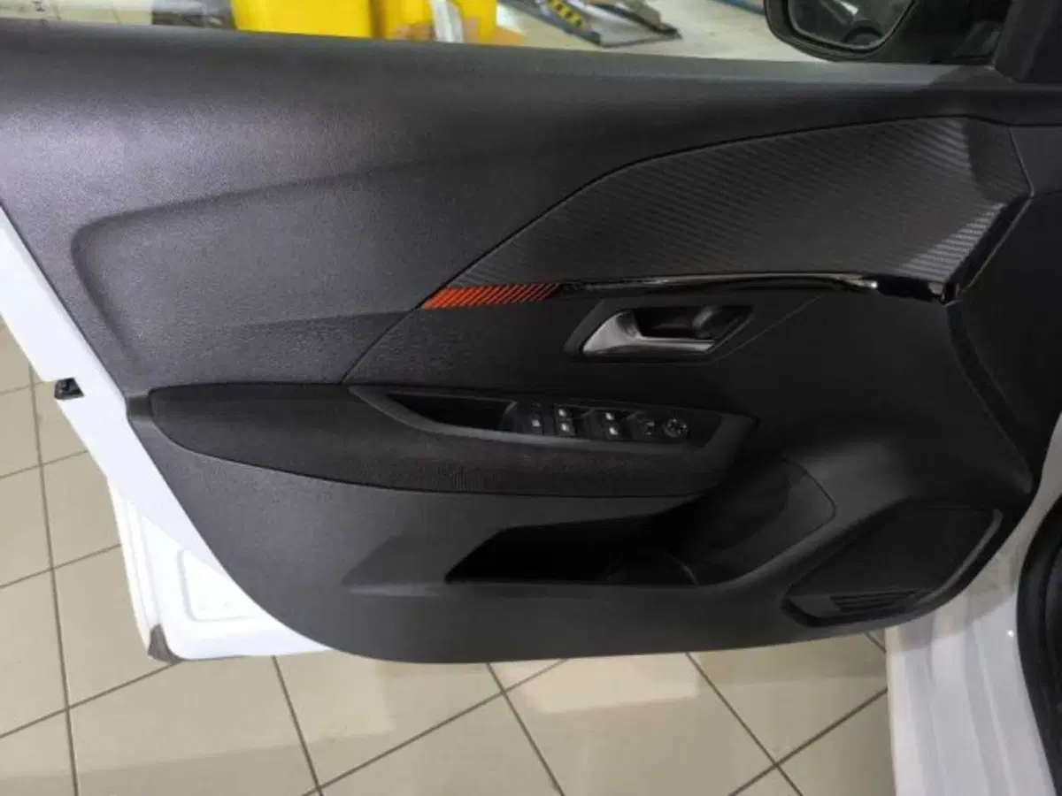 Peugeot 208 usata a Caltanissetta (14)