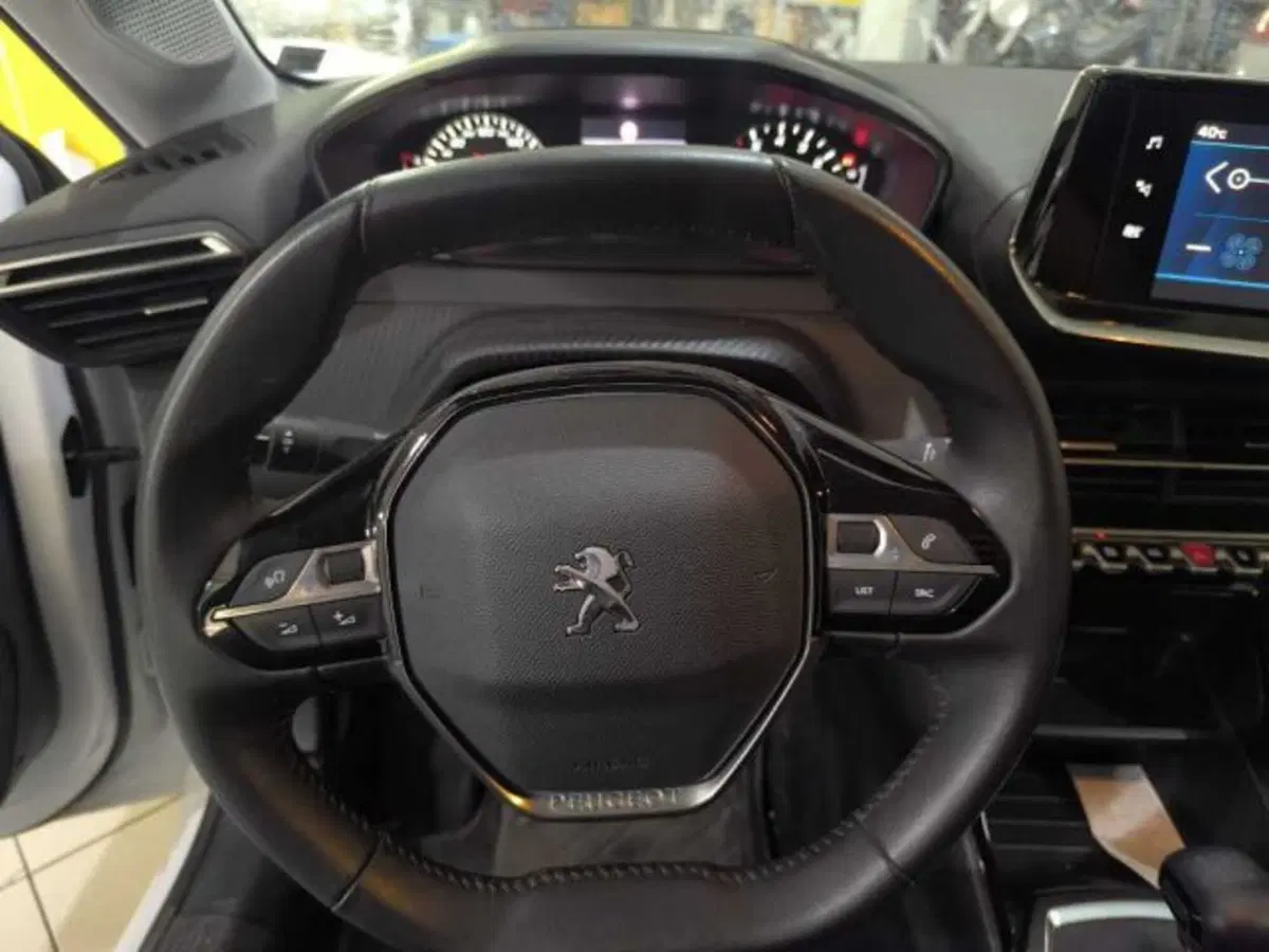 Peugeot 208 usata a Caltanissetta (16)