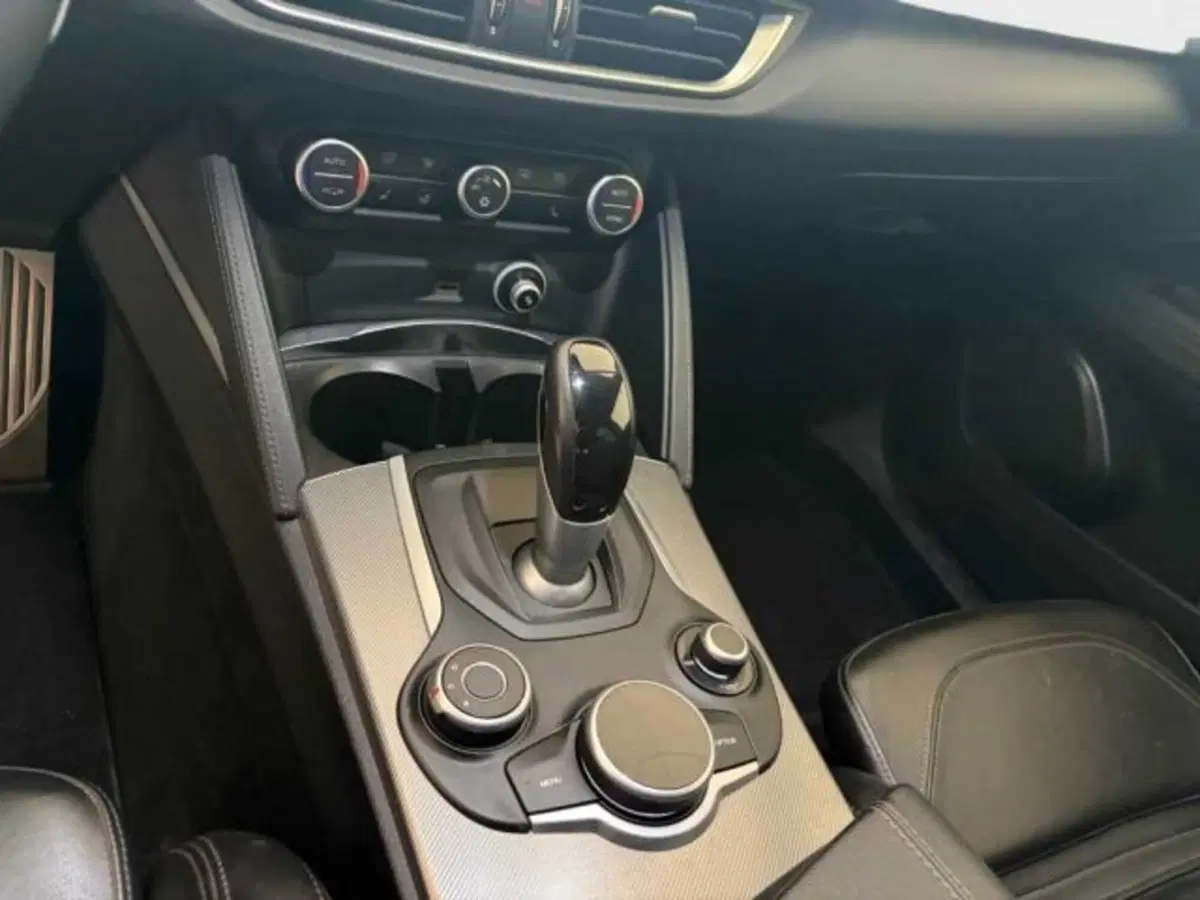 Alfa Romeo Stelvio usata a Caltanissetta (17)